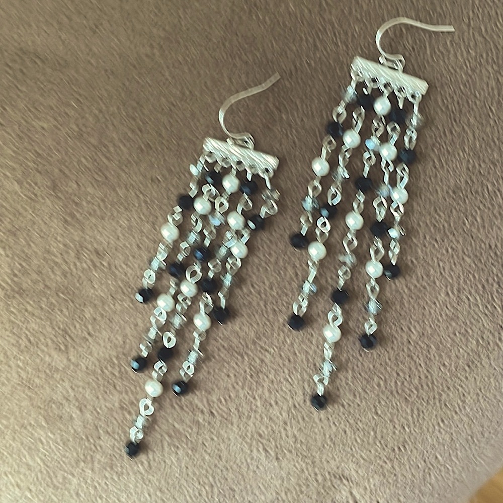 Pearl and Black Bead Dangle Earrings in Silver Tone.